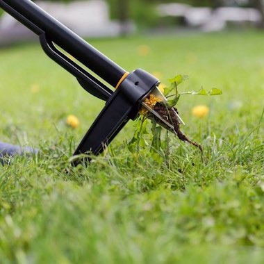 Fiskars, outils pour l'herbe et le gazon